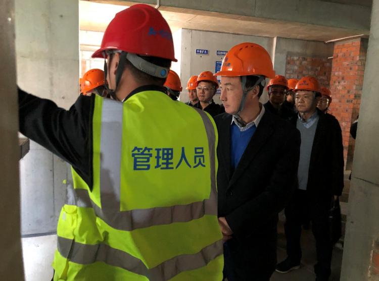 “工地長(zhǎng)”觀摩安全生產(chǎn)及揚(yáng)塵管控現(xiàn)場(chǎng)觀摩活動(dòng)在我司G08項(xiàng)目順利舉行-第2張圖片-南京九建